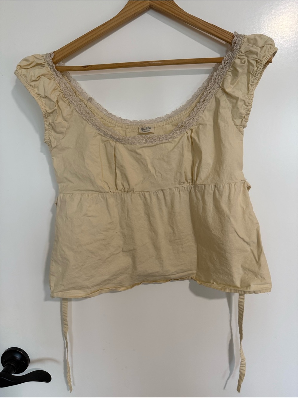 Brandy Melville Cream Square-Neck Cropped Top with Lace Trim